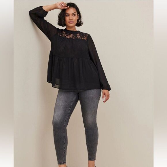 Torrid Blouse - Picture 3 of 8